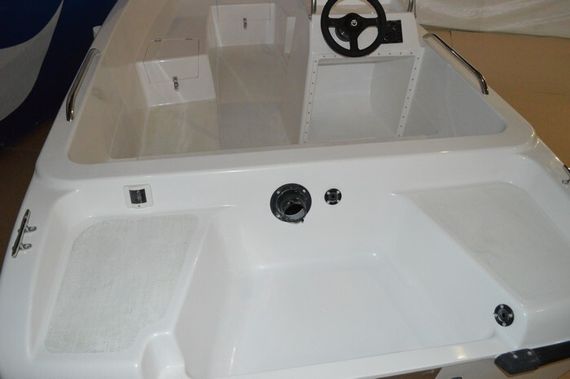 Пластиковая лодка Антал Кайман 400