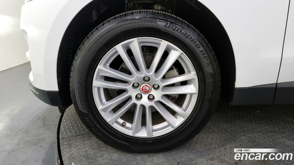 Jaguar F-PACE 20d Portfolio (08.2019)