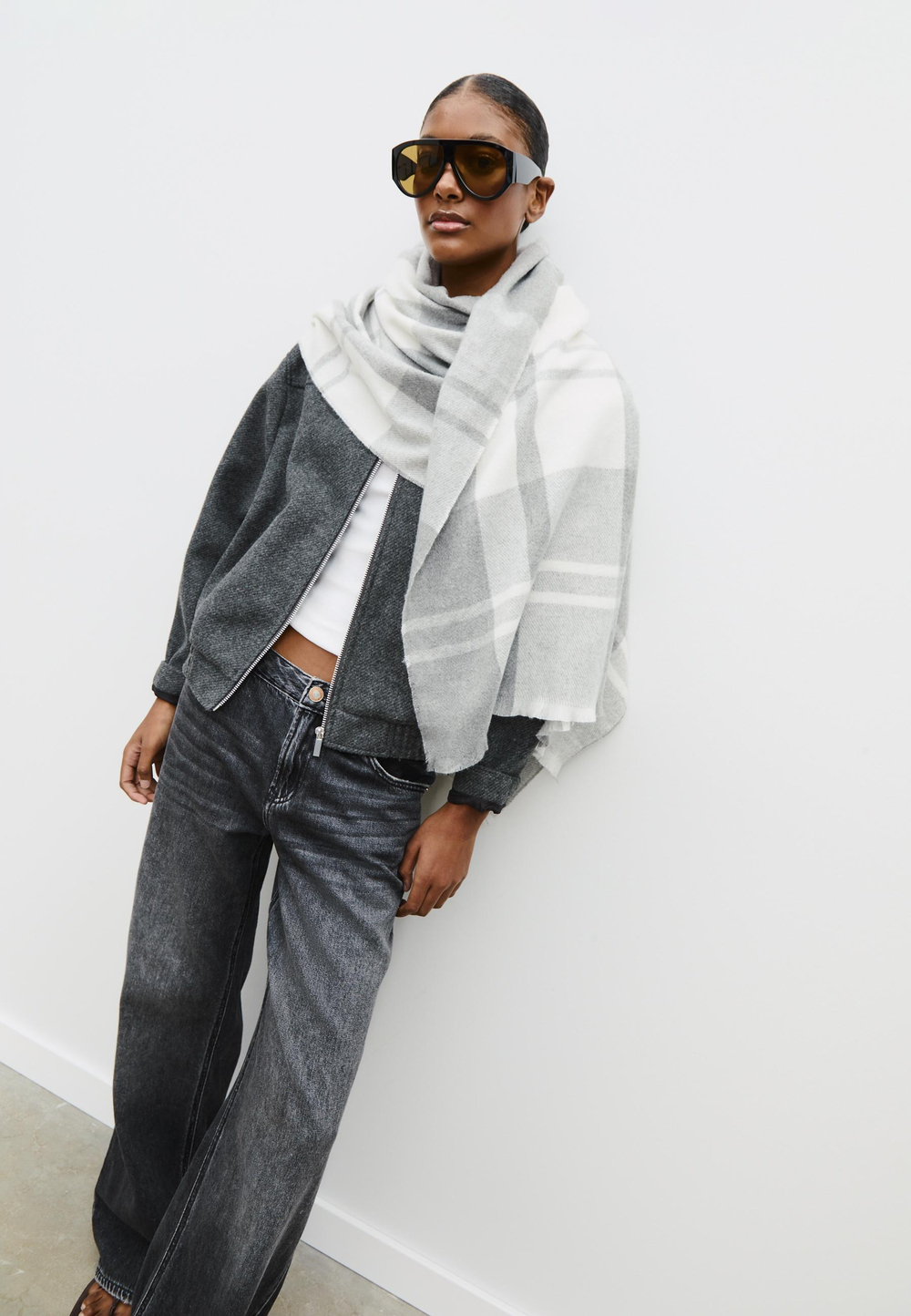 STRADIVARIUS Клетчатый шарф, серый меланж