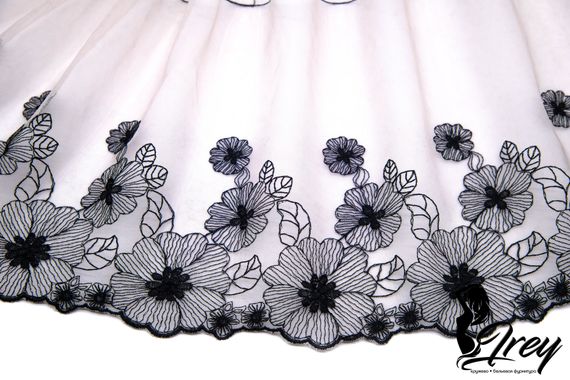 05-136 Вышивка на неэл. сетке 21 см, кремовый/черный  (левая)