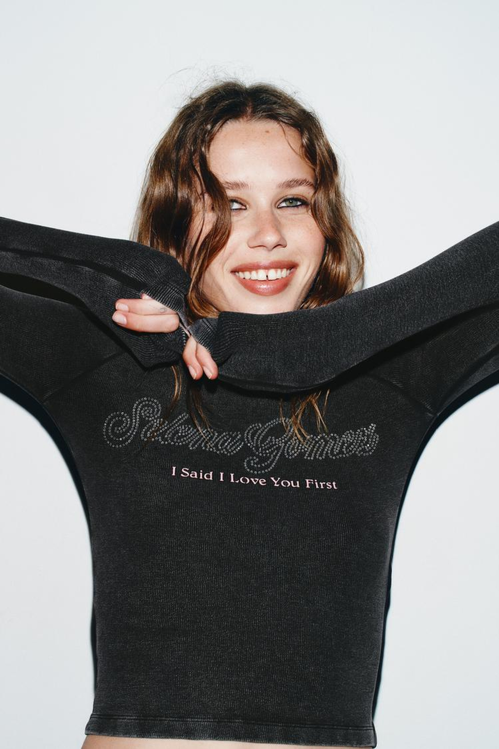 ZARA ФУТБОЛКА В РУБЧИК SELENA GOMEZ, АНТРАЦИТОВО-СЕРЫЙ