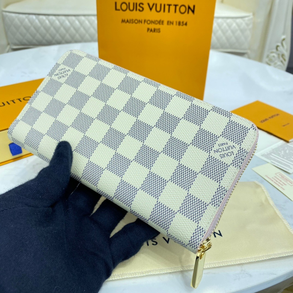 Louis Vuitton Zippy Wallet