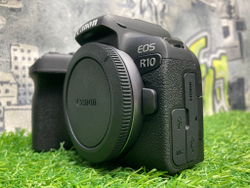 Canon EOS R10