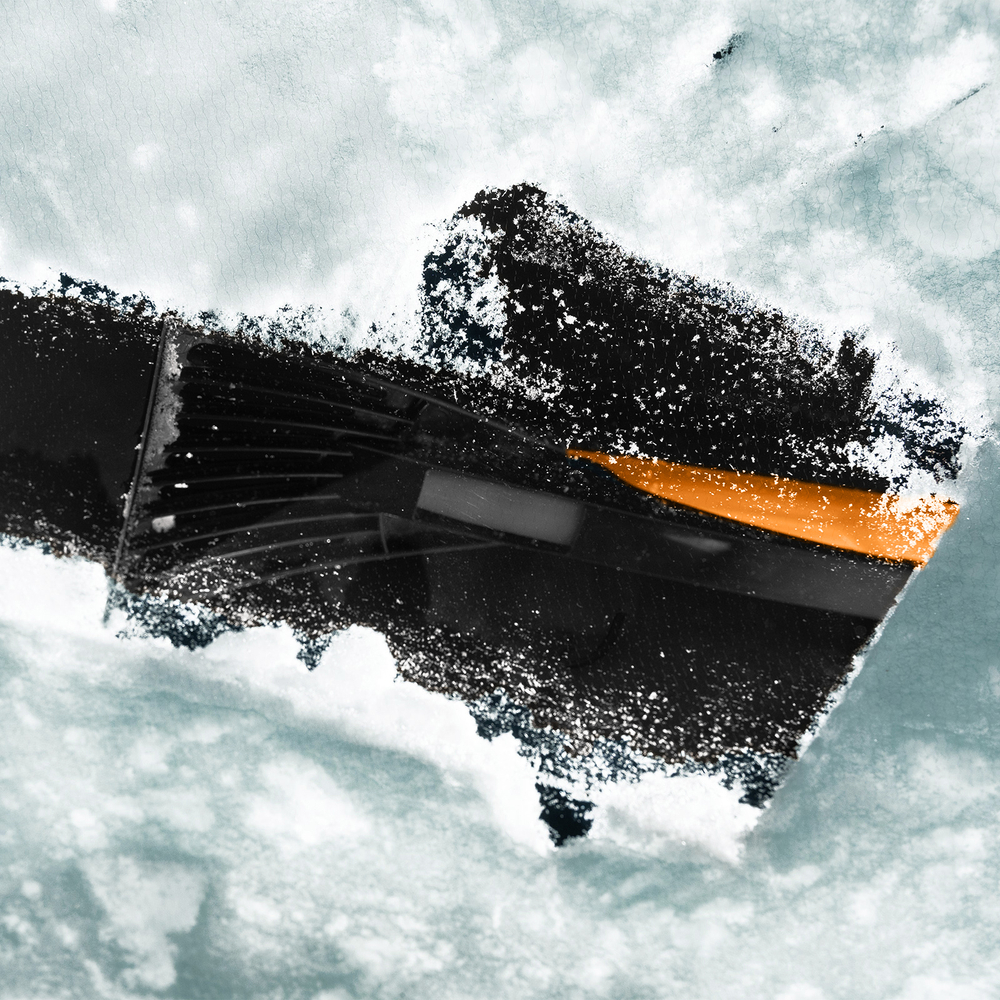 Щетка-сметка для снега со скребком, 530 мм Sparta Россия