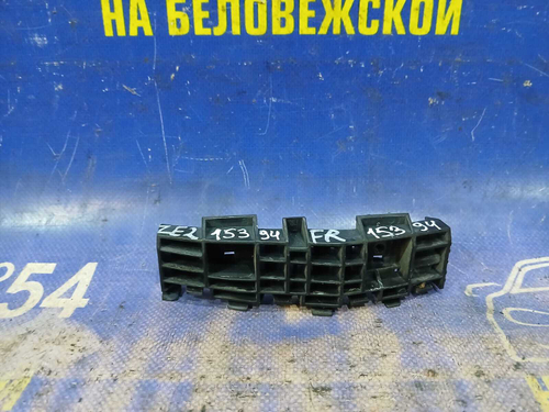 Крепление бампера переднее правое Honda INSIGHT 2009-2011