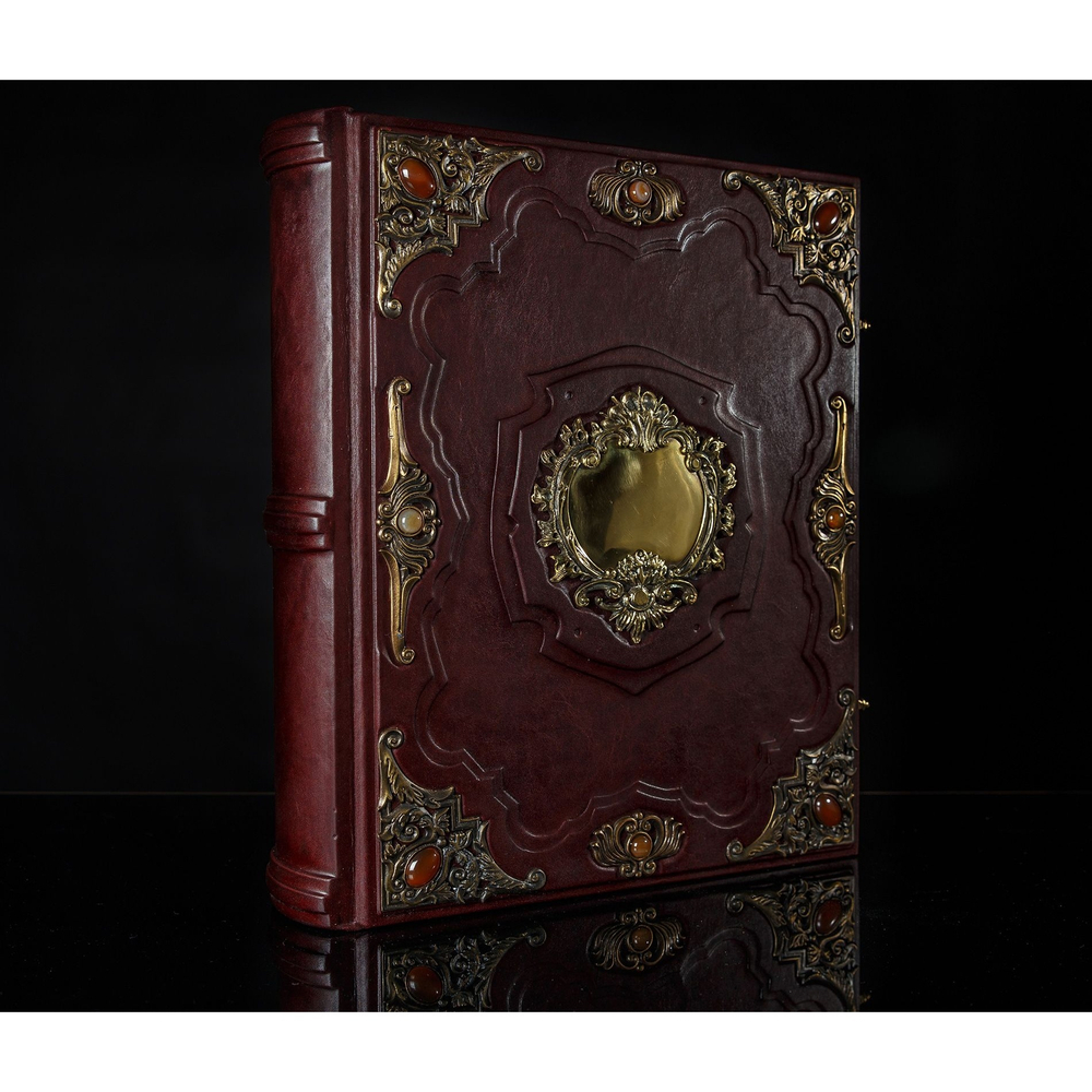 Подарочная родословная книга "Ювелирная" из натуральной кожи, с накладкой (бордовая)