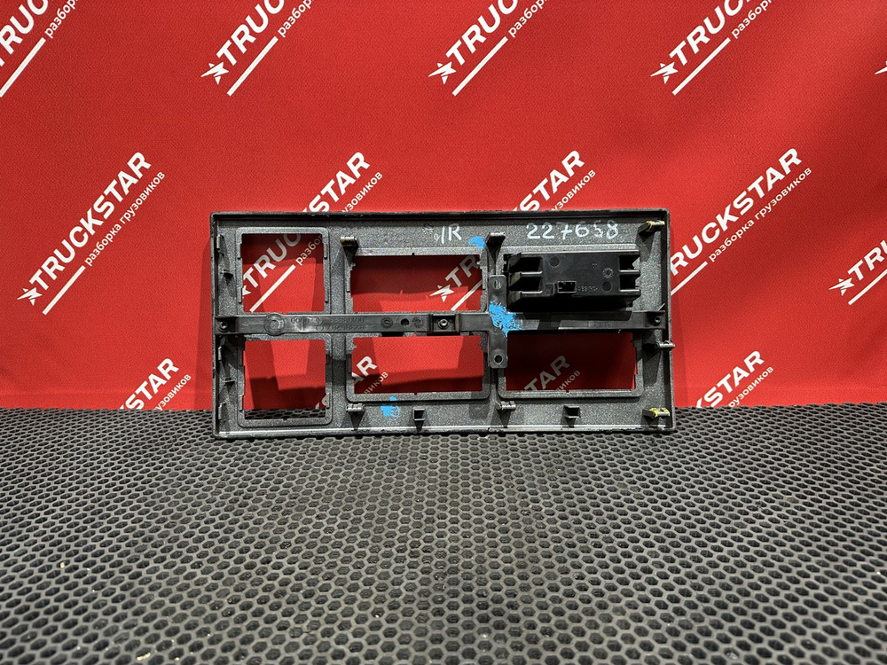 Рамка центральной консоли