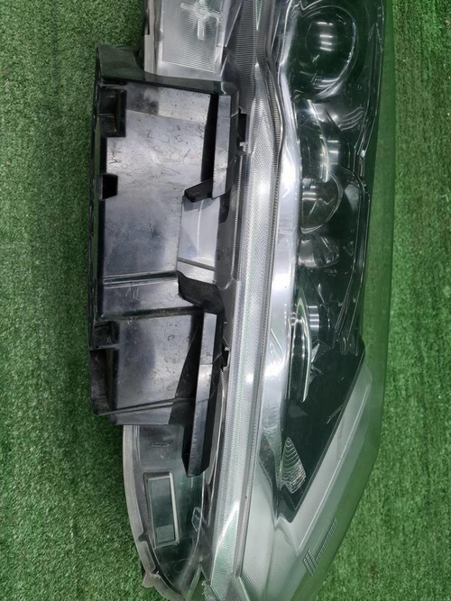 Фара правая Nissan X-Trail T32 (2017-2022) LED