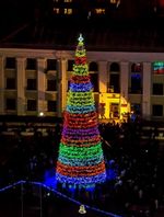 Светодинамическая елка каркасная-узкая с встроенной гирляндой "Евро-2" 24 м