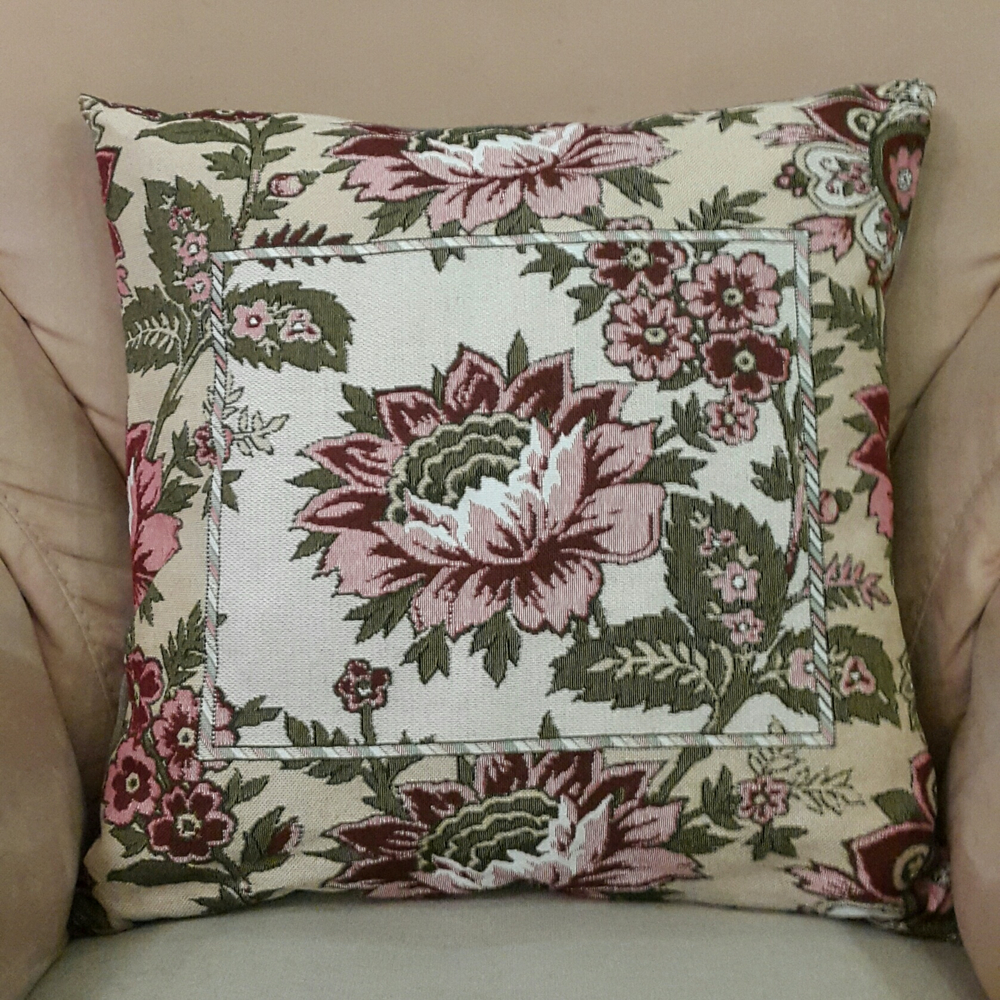 Декоративный гобеленовый чехол для интерьерной подушки Георгины 47*47