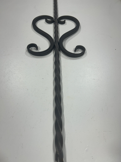 Кованый элемент Волюта размером 290* 100мм профильная труба 15*15мм.