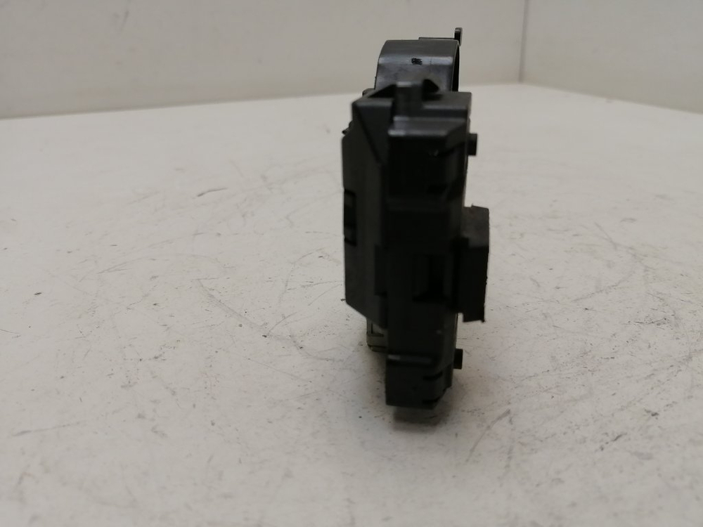 VMSF501B кт93 Блокировка люка для стиральной машины Hotpoint-Ariston 030411799253 б/у