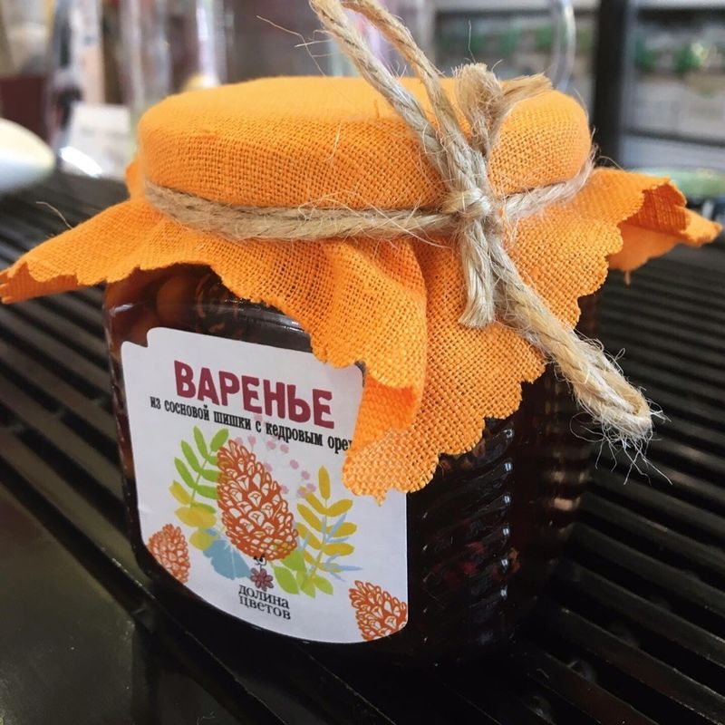 Варенье из сосновой шишки с кедровыми орешками