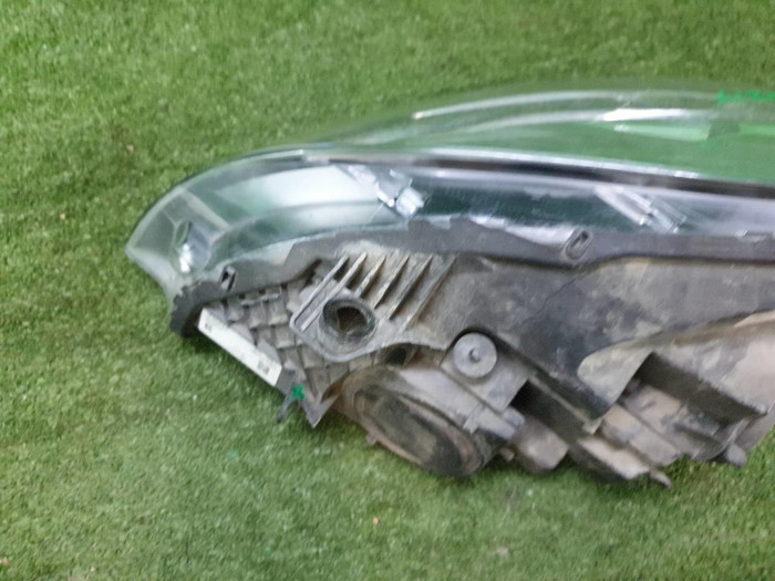 Фара правая Volvo V40 2 (2016-2019) Full LED