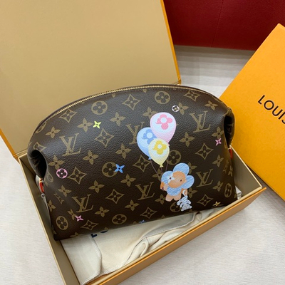 Louis Vuitton Pochette Cosmetique GM
