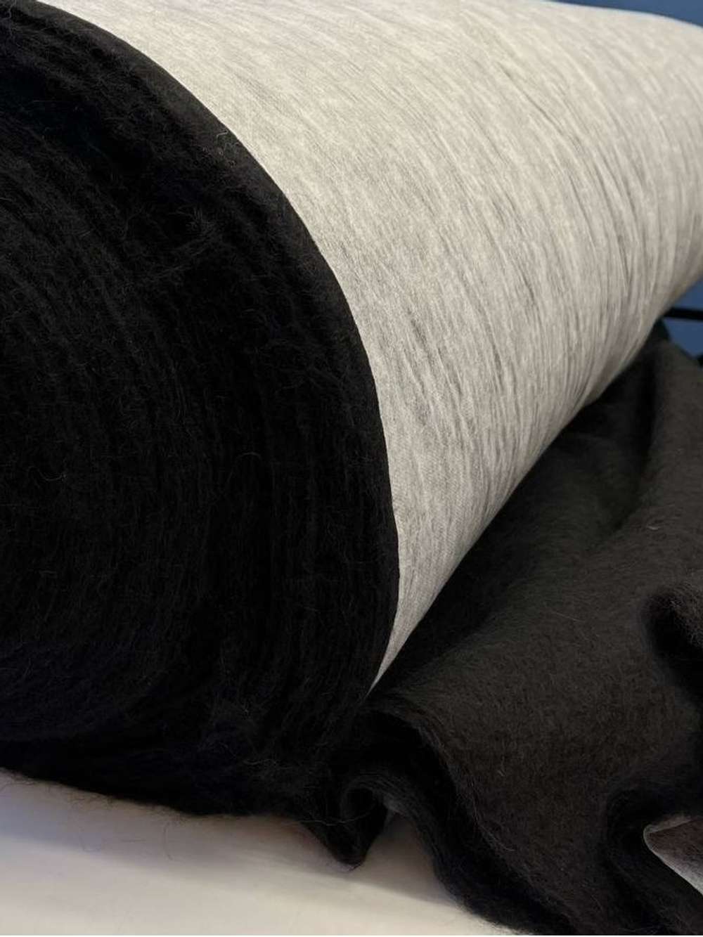 Утеплитель кашемировый Loro Piana черный (плотность 200гр)