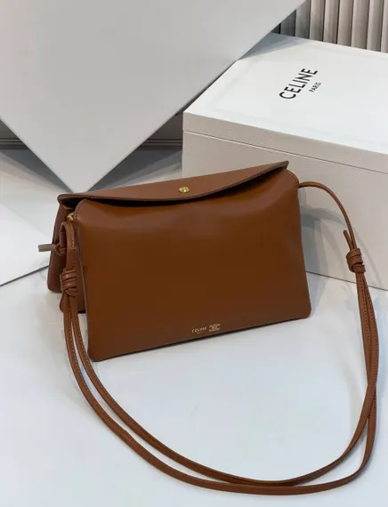 Сумка CELINE TRIO FLAP IN SMOOTH LAMBSKIN