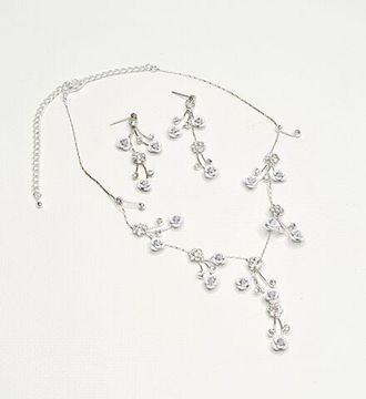 Комплект бижутерии (колье, серьги, браслет, кольцо)