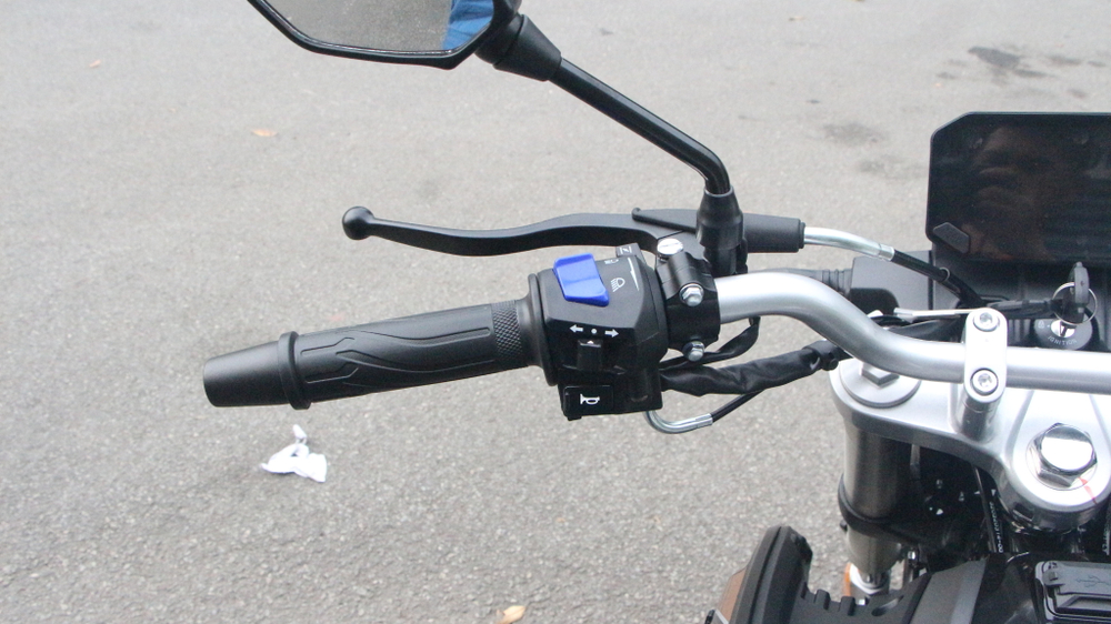 Мотоцикл Loncin CR4 II