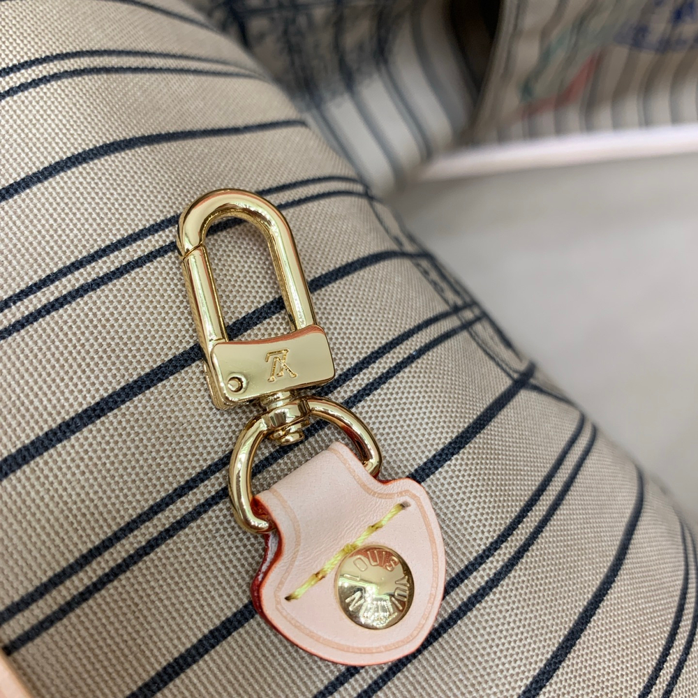 Louis Vuitton Neverfull Bandouliere Inside Out GM