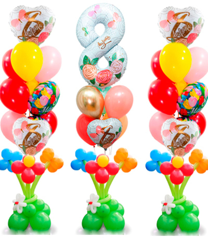 Композиция к 8 марта (3 букета на кустике)