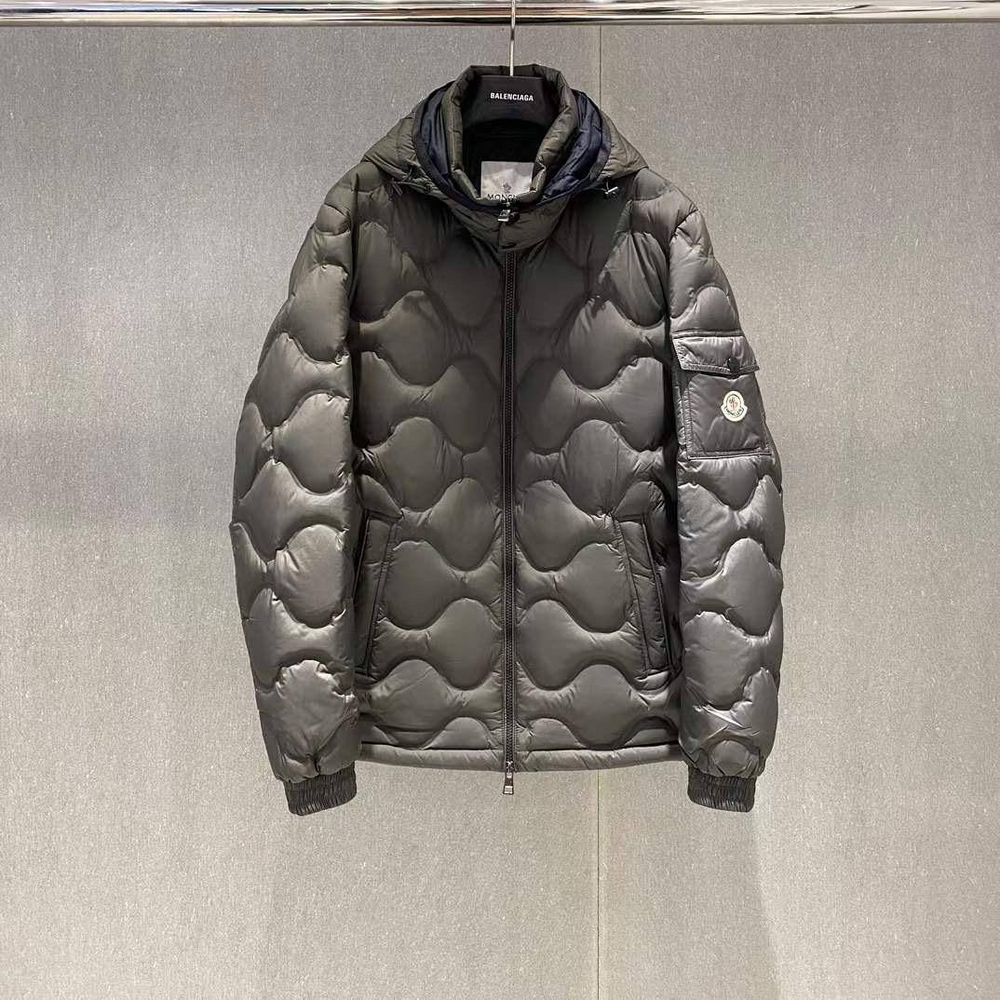 Пуховик Moncler