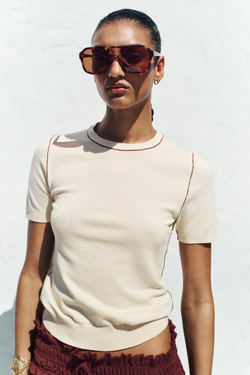 ZARA ТРИКОТАЖНЫЙ ТОП С КОРОТКИМИ РУКАВАМИ И ОКАНТОВКОЙ, ЭКРЮ