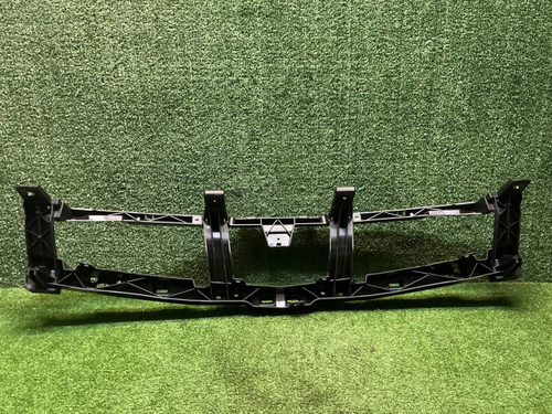 Кронштейн решетки радиатора Knewstar 001 (24-нв)