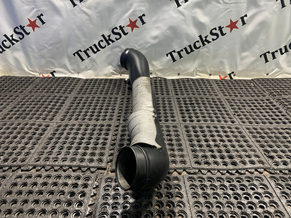 Патрубок воздушного фильтра