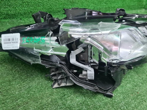 Битая Фара правая Toyota Camry xv70 (2020-н.в.) LED