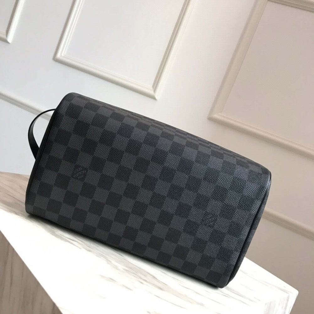 Louis Vuitton Toiletry Bag 25
