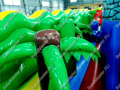 Большой надувной батут "Средневековье" 8*8*5 м