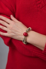 Браслет Византия биколор:золото и графит с красным плоским жемчугом Майорка