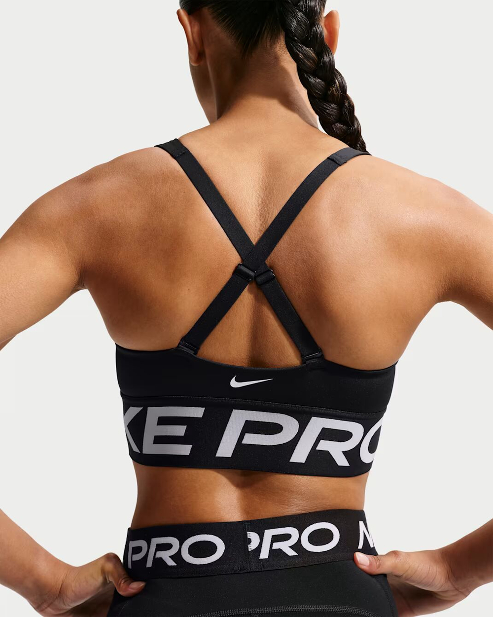 Nike Pro Indy Plunge Женский спортивный бюстгальтер со средней поддержкой и вставками - NIKE
