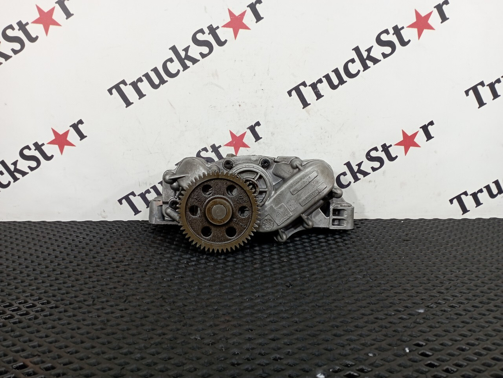 Насос масляный