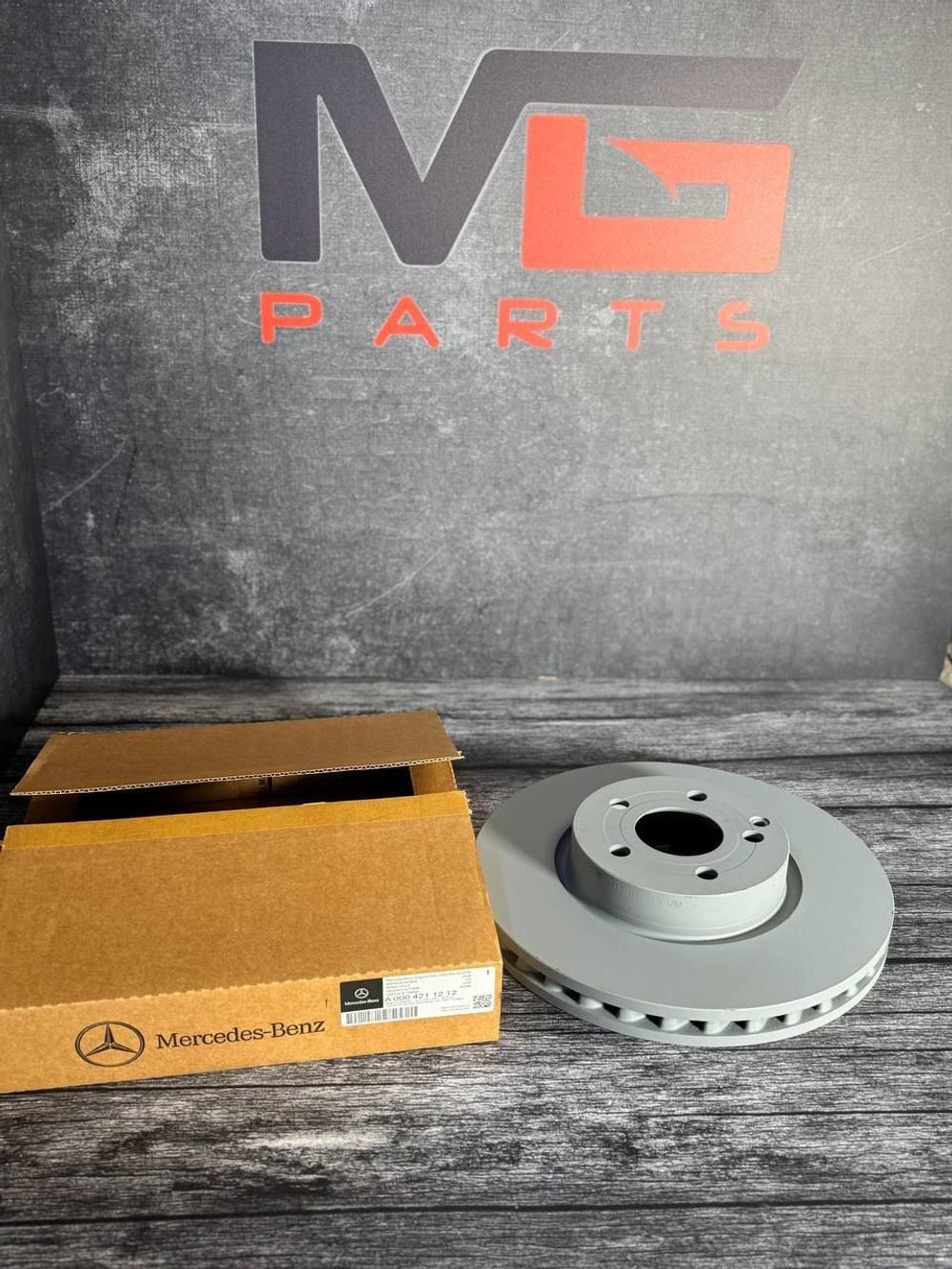 Диск тормозной передний Mercedes W212 A0004211212