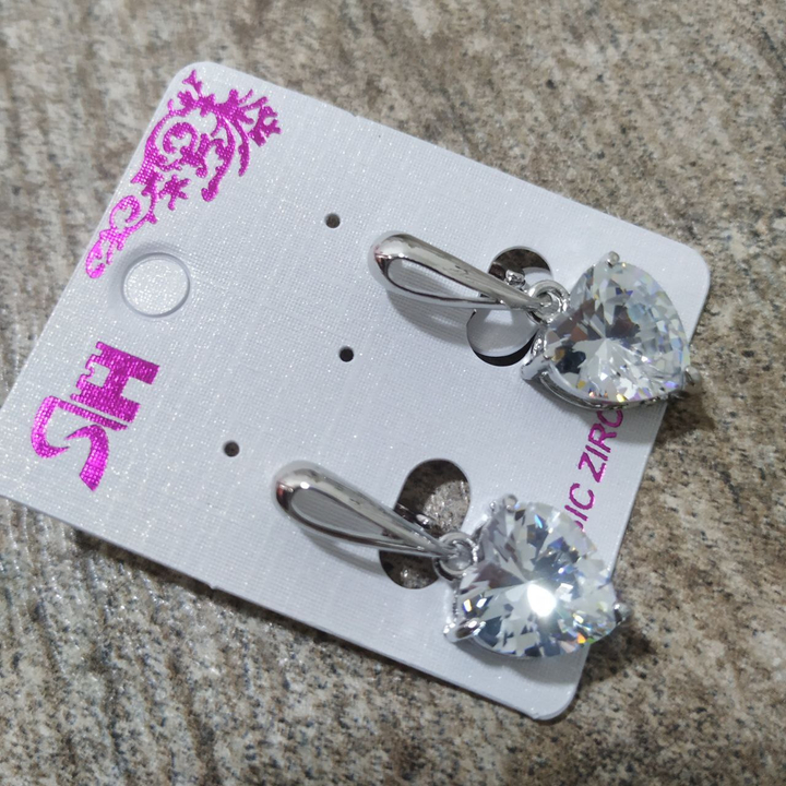 Серьги на англ.заст. Cubic Zirconia подвеска сердце цвет прозрачный металл серебристый
