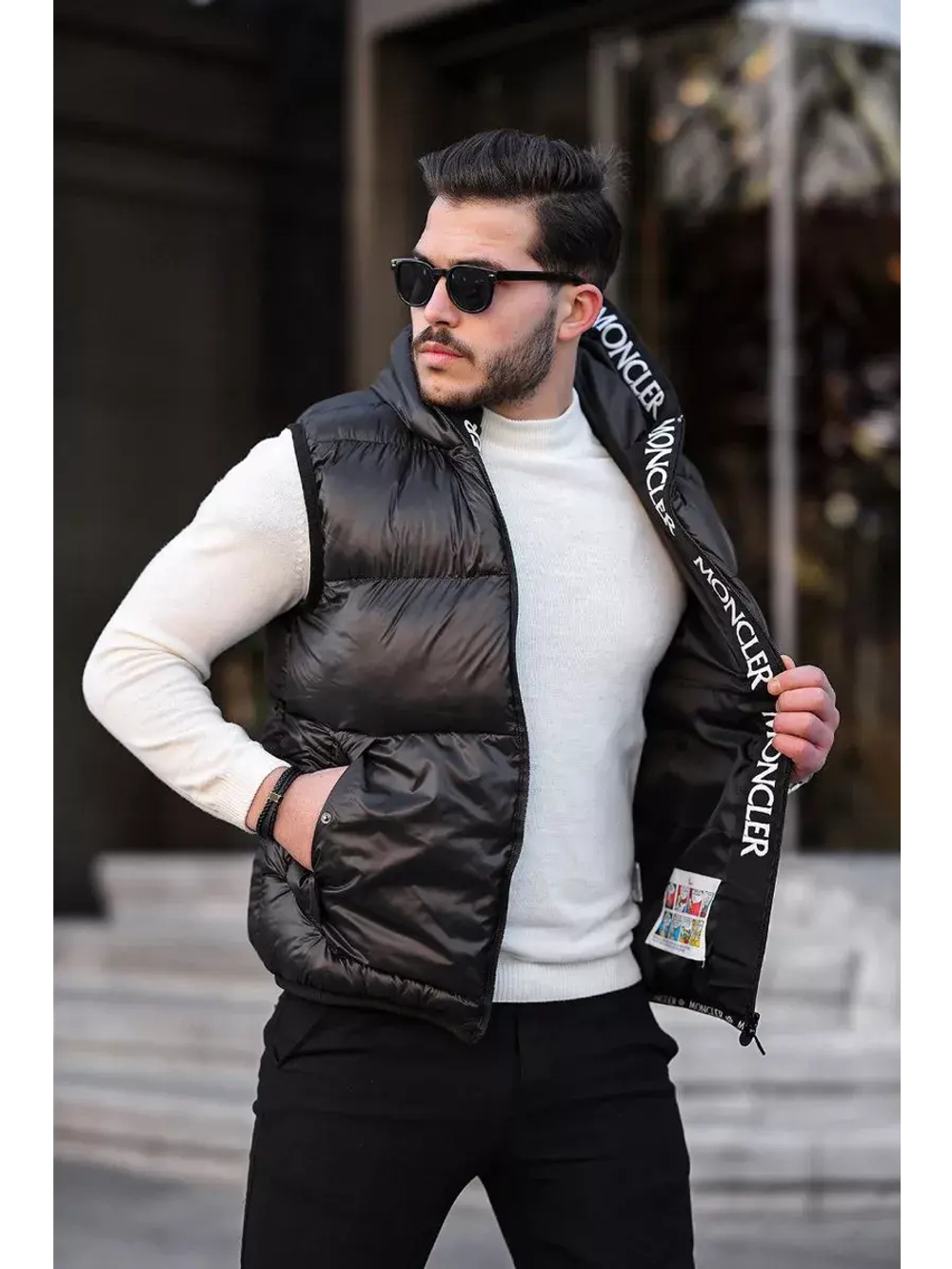 Жилет с капюшоном безрукавка утепленная