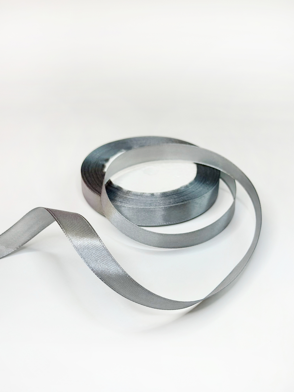Атласная лента 12 мм (25 ярд) цвет серый