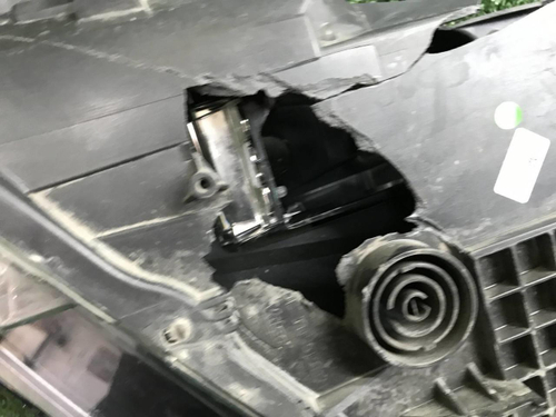 Битая Фара правая BMW X1 F48 (2015-2019) LED