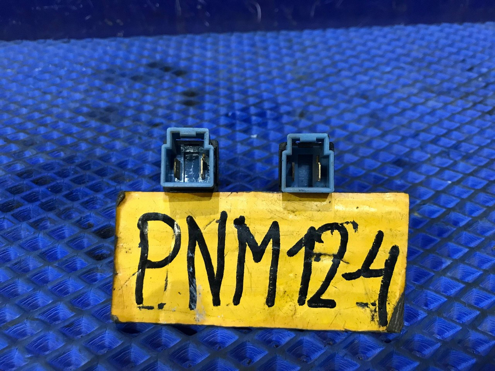 Датчик педали тормоза NISSAN LIBERTY 1998