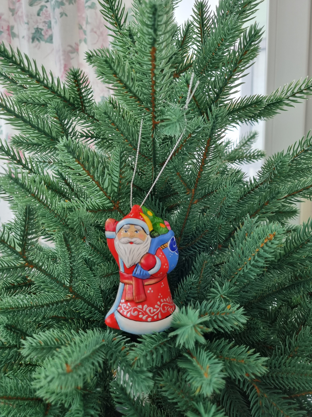 Дед мороз ёлочная игрушка из фарфора