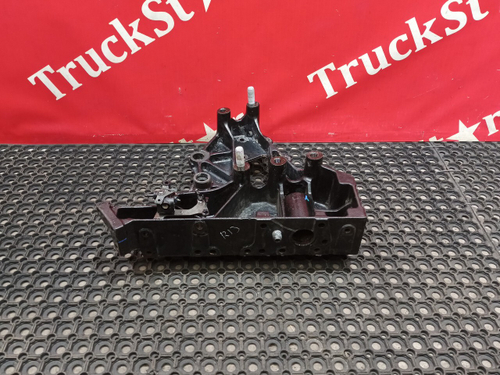 Кронштейн буксировочный левый 2020г.