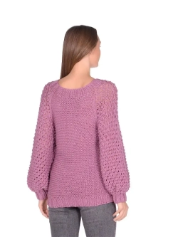 Свитер ручной работы с ажурными рукавами