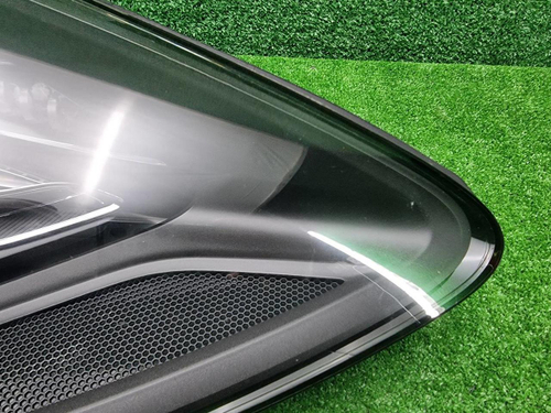 Фара правая Porsche Cayenne 3 (2017-2023) LED