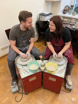 «Свидание на двоих: гончарный круг и керамика»