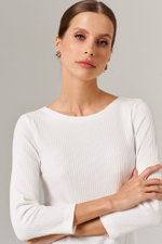 23134 Лонгслив женский (молочный)