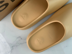 Yeezy Slide Desert Sand (маломерки)