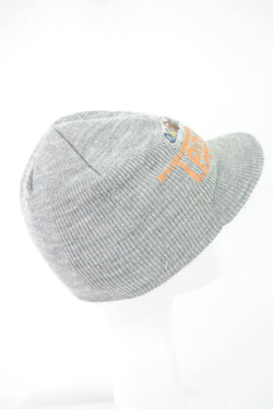 Шапка с козырьком