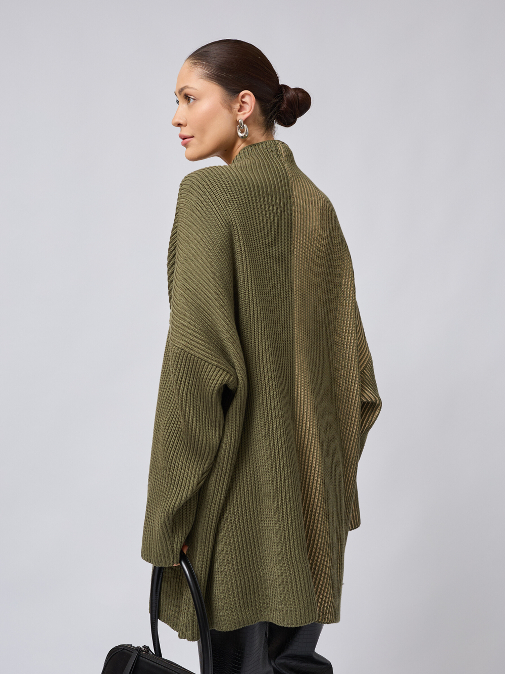 Свитер оверсайз двухцветный